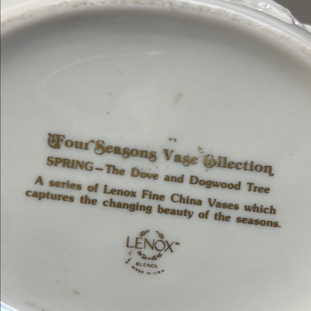 Lenox Elegant Vase - Spring The Dove & Dogwood Tree - Picture 3 of 10